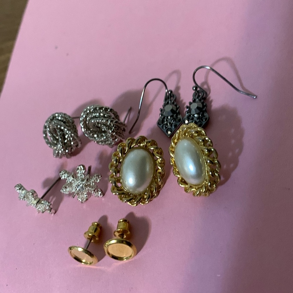 Earring lot